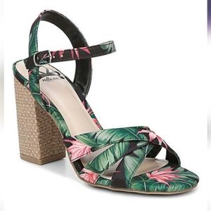 NEW Fergalicious By Fergie Fiance Pink Green Floral Ankle Strap Sandas Size 9.5